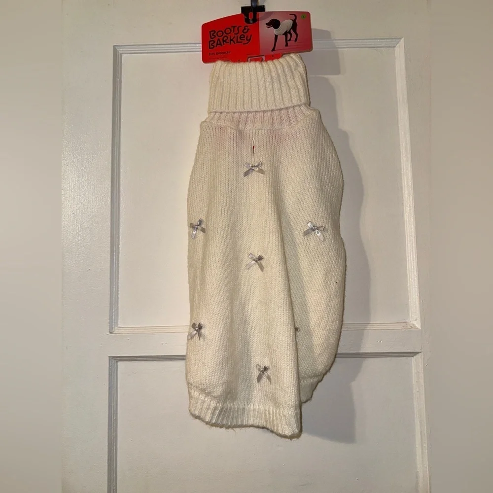 Boots and Barkley dog bow sweater size large